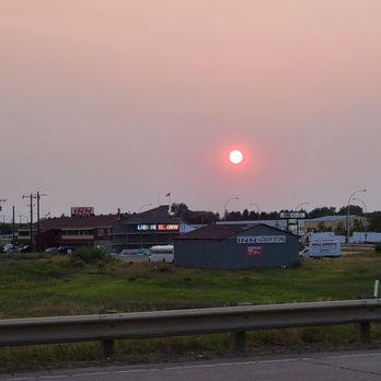 The Canadian Brewhouse - Sunset! ! - Sports Bars Near Me - Edmonton, Alberta