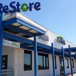 Conveniently located on Ben White and 1st Street. Conveniently located on Ben White and 1st Street.