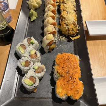 Kusshi - Salmon & Avocado Spicy Mango Volcano Baked Creamy California - Sushi Bars Near Me - Vienna, Virginia