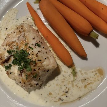 Harris Ranch Resort - Grilled Alaskan Halibut with carrots - American Near Me - Coalinga, California