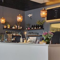 Noon Cafe - Another view of front counter (4/23/23)