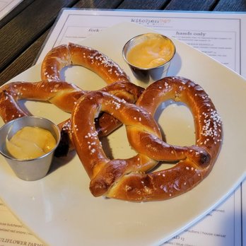 kitchen747 - Pretzel appetizer w/a spicy mustard sauce & fat tire ale fondue sauce (SoO goOd) - Pizza Near Me - Roseville, California