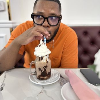 Sugar Factory - Chocolate shake - Desserts Near Me - Glendale, Arizona Sugar Factory - Chocolate shake - Desserts Near Me - Glendale, Arizona