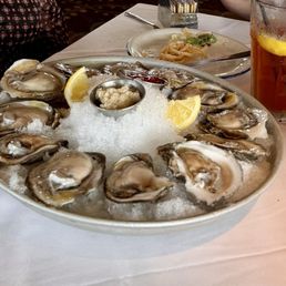 Plump, tasty and fresh oysters!! Get you some! Plump, tasty and fresh oysters!! Get you some!