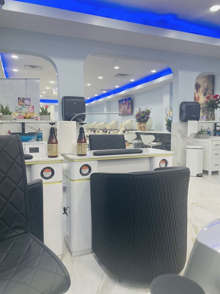 CLOUD NAIL BAR Updated May 2024 1698 Sheridan Dr, Buffalo, New York