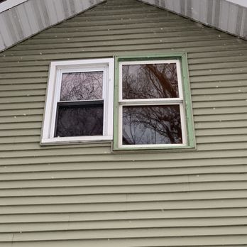 Mad City Windows & Baths of Madison - Before picture - Windows Installation Near Me - Madison, Wisconsin Mad City Windows & Baths of Madison - Before picture - Windows Installation Near Me - Madison, Wisconsin