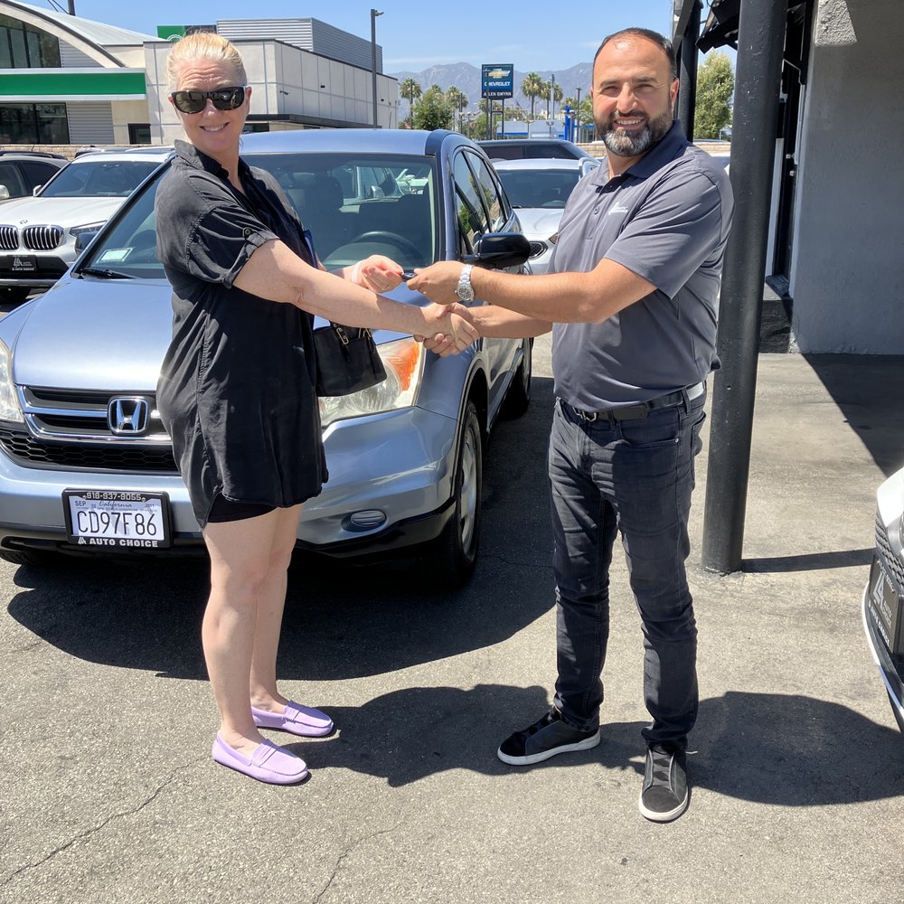 La Auto Choice - Getting keys! - Used Car Dealers Near Me - Los Angeles, California La Auto Choice - Getting keys! - Used Car Dealers Near Me - Los Angeles, California