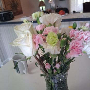 Blossom Flower Delivery - What I got. Paid $65.00 for this!!! - Florists Near Me Blossom Flower Delivery - What I got. Paid $65.00 for this!!! - Florists Near Me