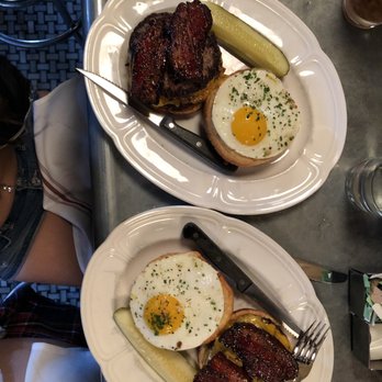 Au Cheval - Yassss - Bars Near Me - Chicago, Illinois Au Cheval - Yassss - Bars Near Me - Chicago, Illinois