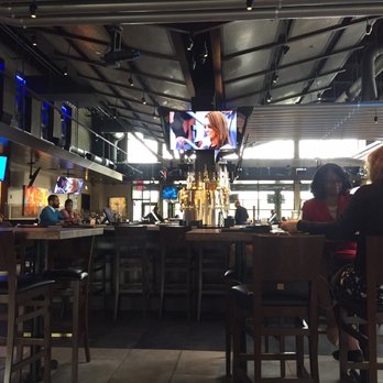 Yard House - Interior of Gaithersburg Rio Yard House, Bar area - Vegetarian Near Me - Gaithersburg, Maryland Yard House - Interior of Gaithersburg Rio Yard House, Bar area - Vegetarian Near Me - Gaithersburg, Maryland
