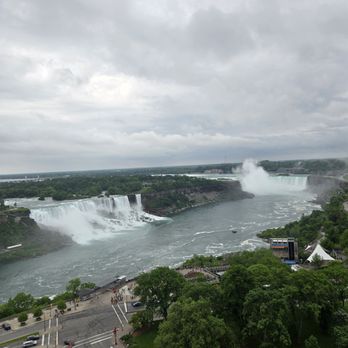 Sheraton Fallsview Hotel - Hotels Near Me - Niagara Falls, Ontario