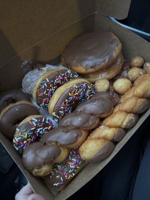 Puffy Cream Donuts Plus by null