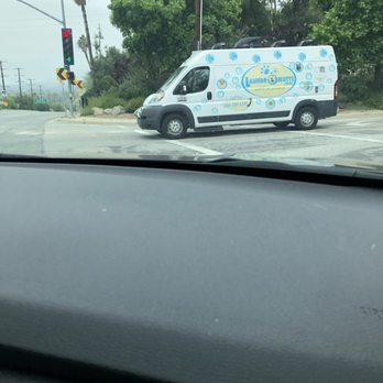 Laundromutts Mobile Pet Grooming - Cutest mobile dog grooming truck too bad they are not taking new clients. - Pet Groomers Near Me Laundromutts Mobile Pet Grooming - Cutest mobile dog grooming truck too bad they are not taking new clients. - Pet Groomers Near Me