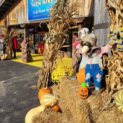 Pigeon Forge Gem Mine - Pumpkin was here