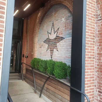 Hotel Vandivort - Hotels Near Me - Springfield, Missouri