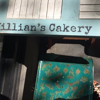 Sydney Cakery - Cute tables outside - Bakeries Near Me - Surry Hills, NSW