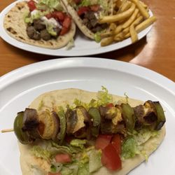 Kandaka - Gyro platter and mix gyro kebab naan.