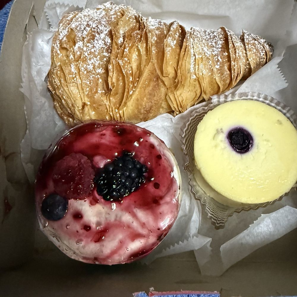 Lulu's Bakery - Lobster Tail, Forest Berry, Sugar Free Cheesecake - Bakeries Near Me - Fresh Meadows, New York