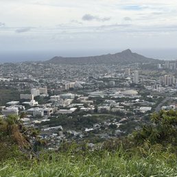 The view of Diamond Head from Tantalus lookout The view of Diamond Head from Tantalus lookout