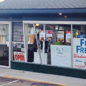 Fresh Freeze - the front of a restaurant - Burgers Near Me - Wadena, Minnesota
