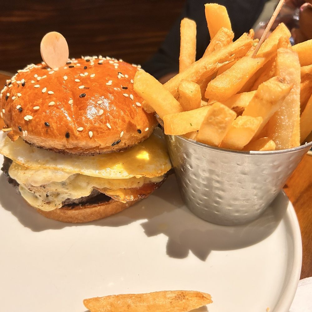 Gordon Ramsay Burger - Burgers Near Me - Las Vegas, Nevada Gordon Ramsay Burger - Burgers Near Me - Las Vegas, Nevada
