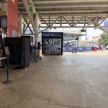 Progressive Field - Stadiums & Arenas Near Me - Cleveland, Ohio Progressive Field - Stadiums & Arenas Near Me - Cleveland, Ohio