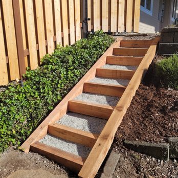 Smokey Mountain Landscapes - the steps leading up to the house - Landscape Architects or Designers Near Me - Sedro-Woolley, Washington Smokey Mountain Landscapes - the steps leading up to the house - Landscape Architects or Designers Near Me - Sedro-Woolley, Washington