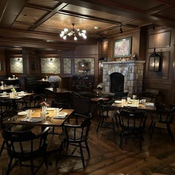 The Lost Fox - Inside photo of dining area... classy! - New American Near Me - Ashburn, Virginia