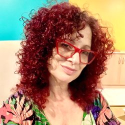 Glamourama - Ellen gave me this fabulous cut today! She's the curly hair expert.