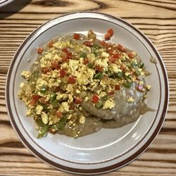 Railroad Bill's Dining Car - Vegan biscuits & gravy + tofu scramble