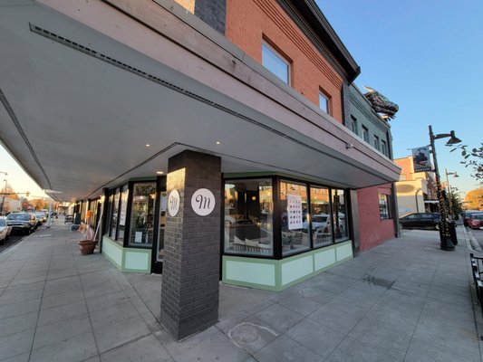 Macadons Cafe Renton by null