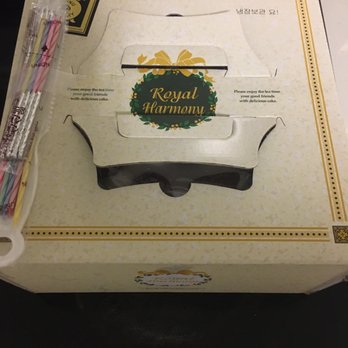 Honu Bakery - Cake comes with candles and a plastic cake knife - Bakeries Near Me - Honolulu, Hawaii Honu Bakery - Cake comes with candles and a plastic cake knife - Bakeries Near Me - Honolulu, Hawaii