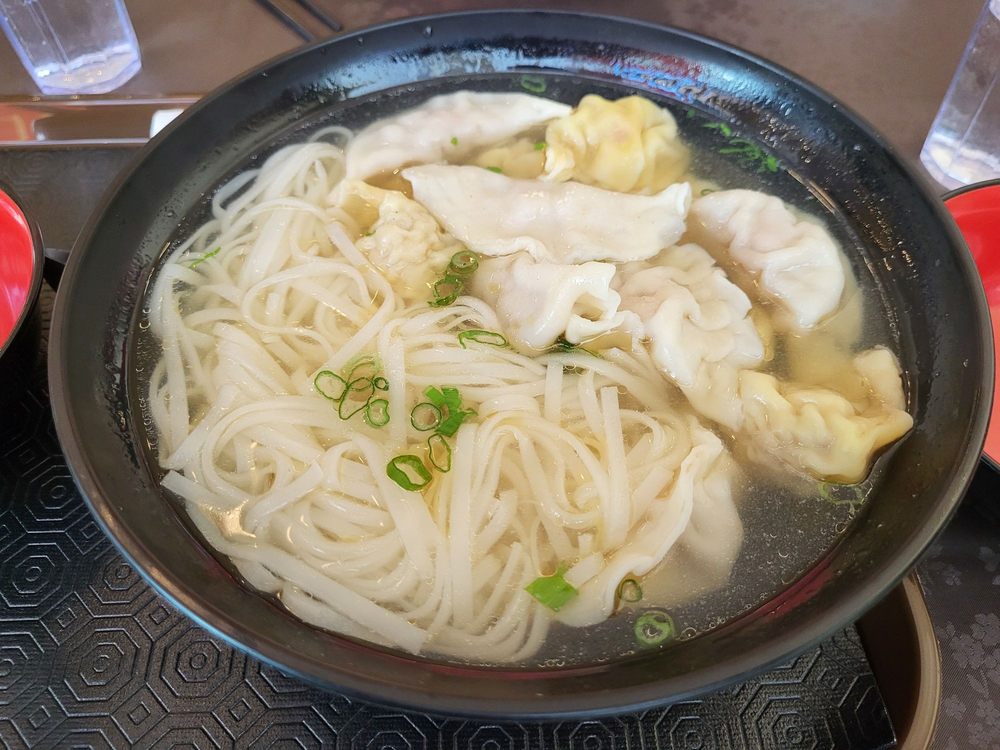 CS CHAN Wonton & Dumplings Logo