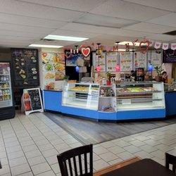 Minie's Cafe - Inside