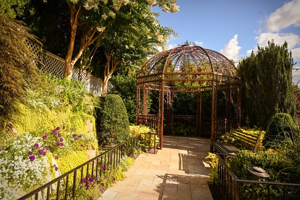 Leonard's Palazzo by null