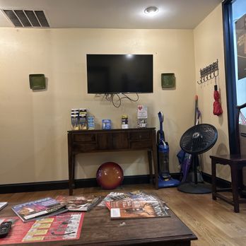 Midas - Lobby waiting room. - Auto Repair Near Me - Knoxville, Tennessee Midas - Lobby waiting room. - Auto Repair Near Me - Knoxville, Tennessee