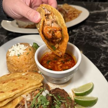 Arturo’s Restaurant - Birria - Breakfast & Brunch Near Me - Branford, Connecticut