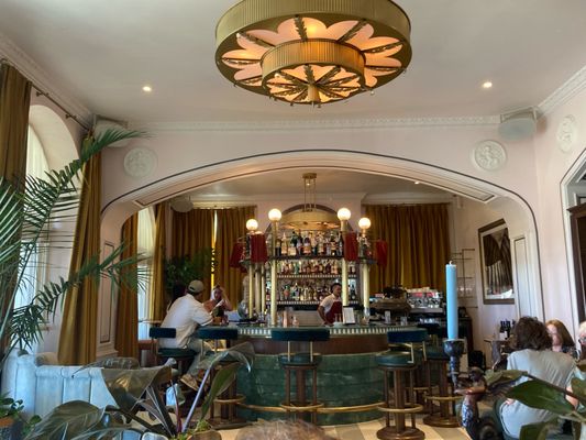 The Georgian Hotel by null