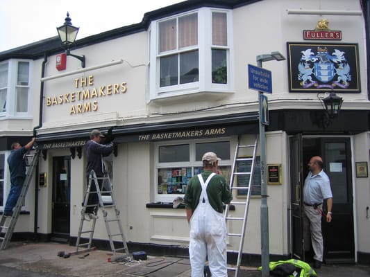 The Basketmakers Arms by null