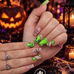Luxury Nails & Spa