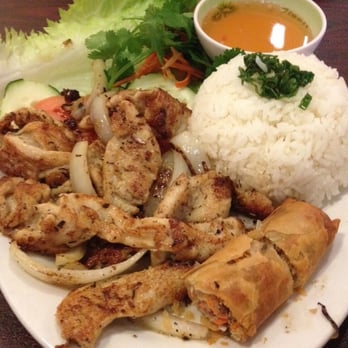 Pho 4 Star - Lemongrass chicken it's look appealing but it's bland - Vietnamese Near Me - Universal City, Texas Pho 4 Star - Lemongrass chicken it's look appealing but it's bland - Vietnamese Near Me - Universal City, Texas