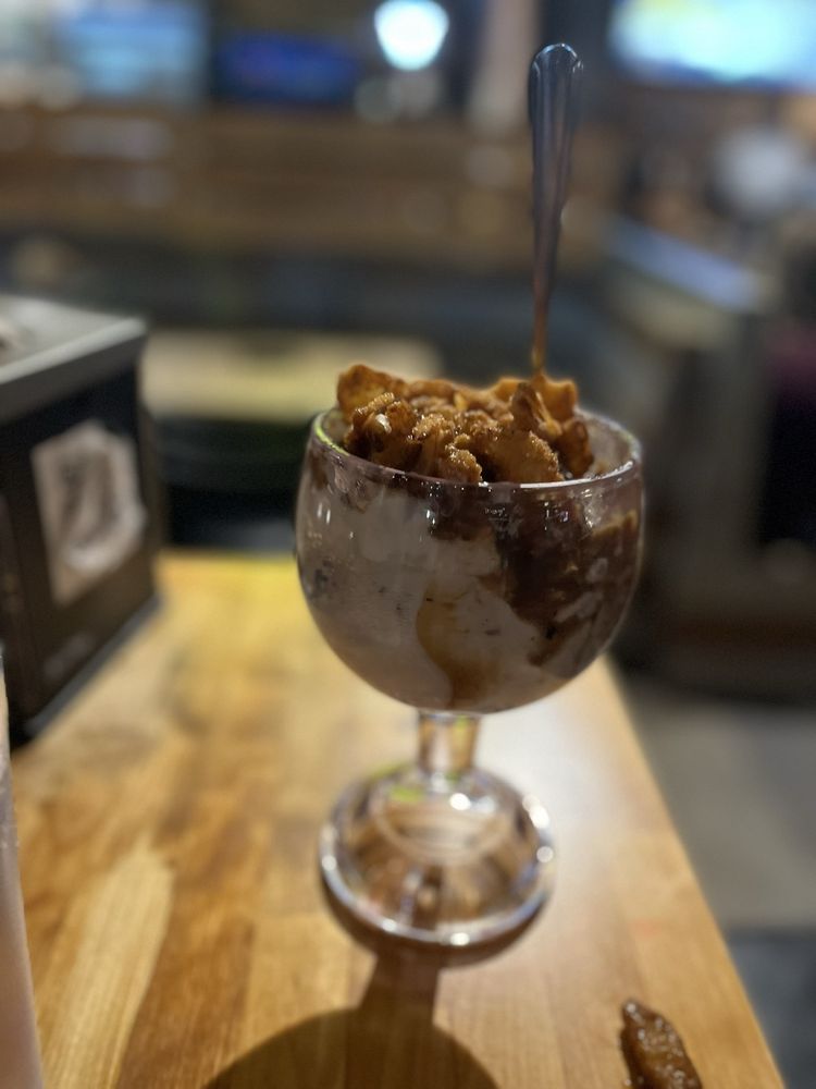 BBQ House Bar & Grill — Ocean Beach