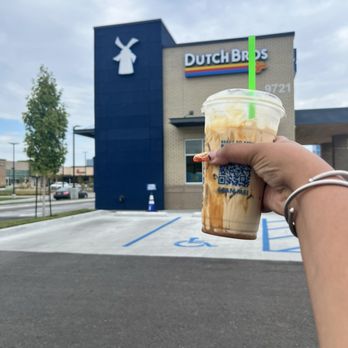 Dutch Bros Coffee - Golden Eagle - Juice Bars & Smoothies Near Me - Shawnee, Kansas