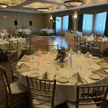 Carleton Hotel - Hotels Near Me - Oak Park, Illinois