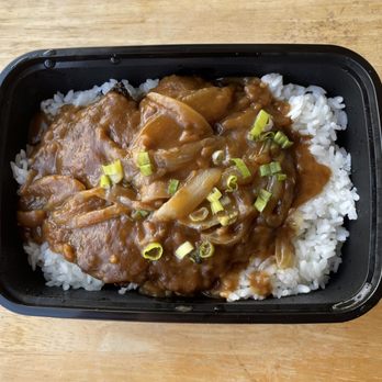 Oli's Kitchen - Hamburger steak - Breakfast & Brunch Near Me - Honolulu, Hawaii