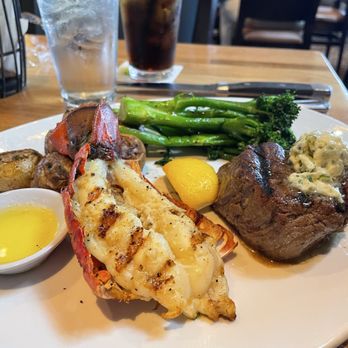 Seasons 52 - New American Near Me - Albuquerque, New Mexico
