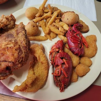Apalachee Restaurant - Sampling from seafood buffet. - New American Near Me - Bristol, Florida Apalachee Restaurant - Sampling from seafood buffet. - New American Near Me - Bristol, Florida