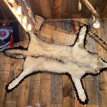 La Bûche - Wall decor - Canadian (New) Near Me - Quebec City, Quebec
