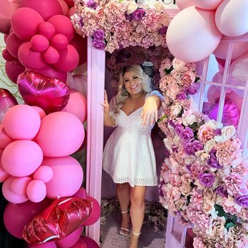 Cafe Lola - The cutest photo spot! - Cafes Near Me - Henderson, Nevada