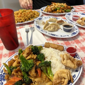 House of Cheng - Broccoli Chicken - Chinese Near Me - Tucson, Arizona